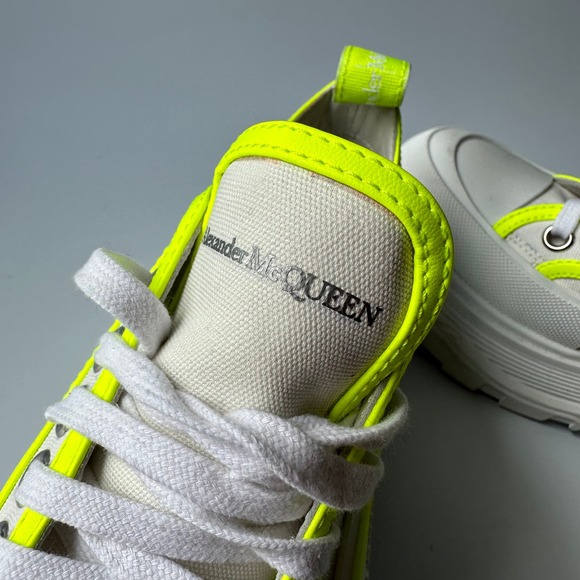 Alexander McQueen Tread Slick Sneaker - Picture 4 of 7